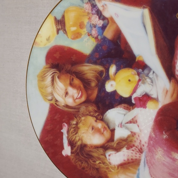 Vintage 1998 Avon Mother's Day Plate in Original Box - Picture 2 of 5